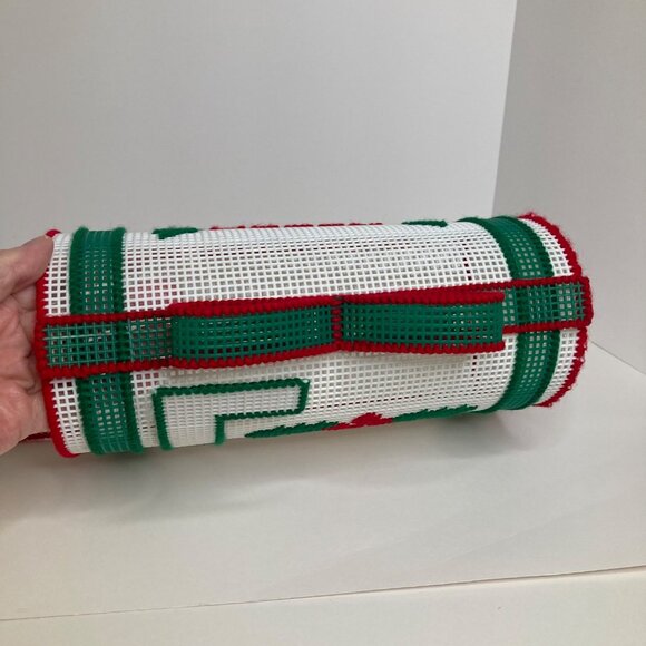 Vintage Plastic Canvas Needlepoint Christmas Mailbox Merry Christmas Holly 10.5" - Picture 6 of 7